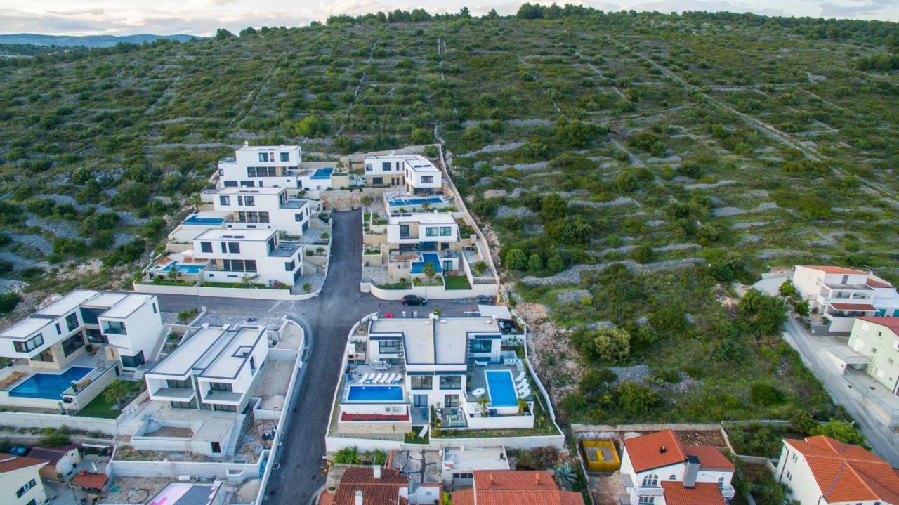Holiday Home Olive Exclusive - 8 People, Heated Pool, Okrug Gornji, Sea View Trogir Kültér fotó