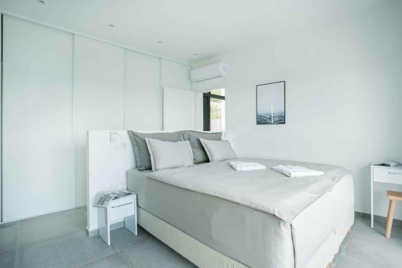 Holiday Home Olive Exclusive - 8 People, Heated Pool, Okrug Gornji, Sea View Trogir Kültér fotó