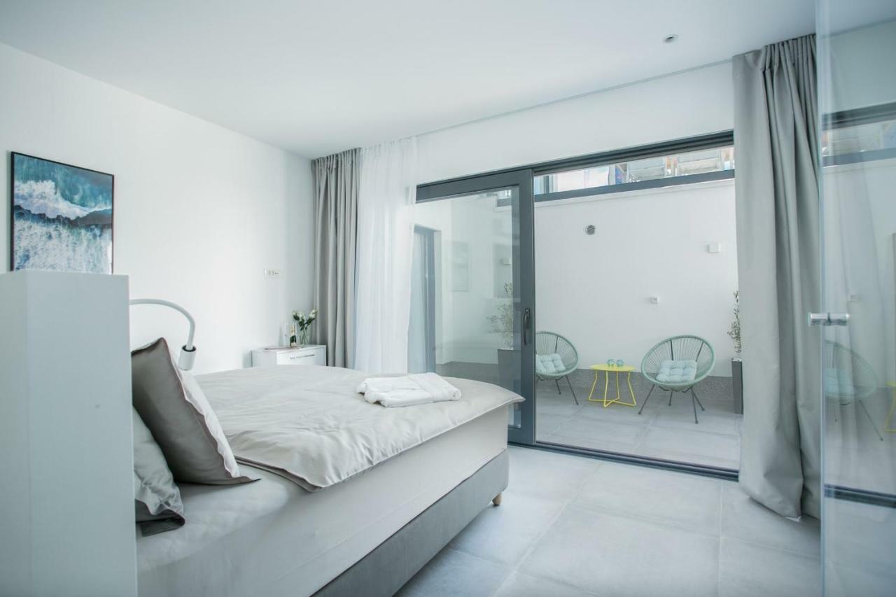 Holiday Home Olive Exclusive - 8 People, Heated Pool, Okrug Gornji, Sea View Trogir Kültér fotó