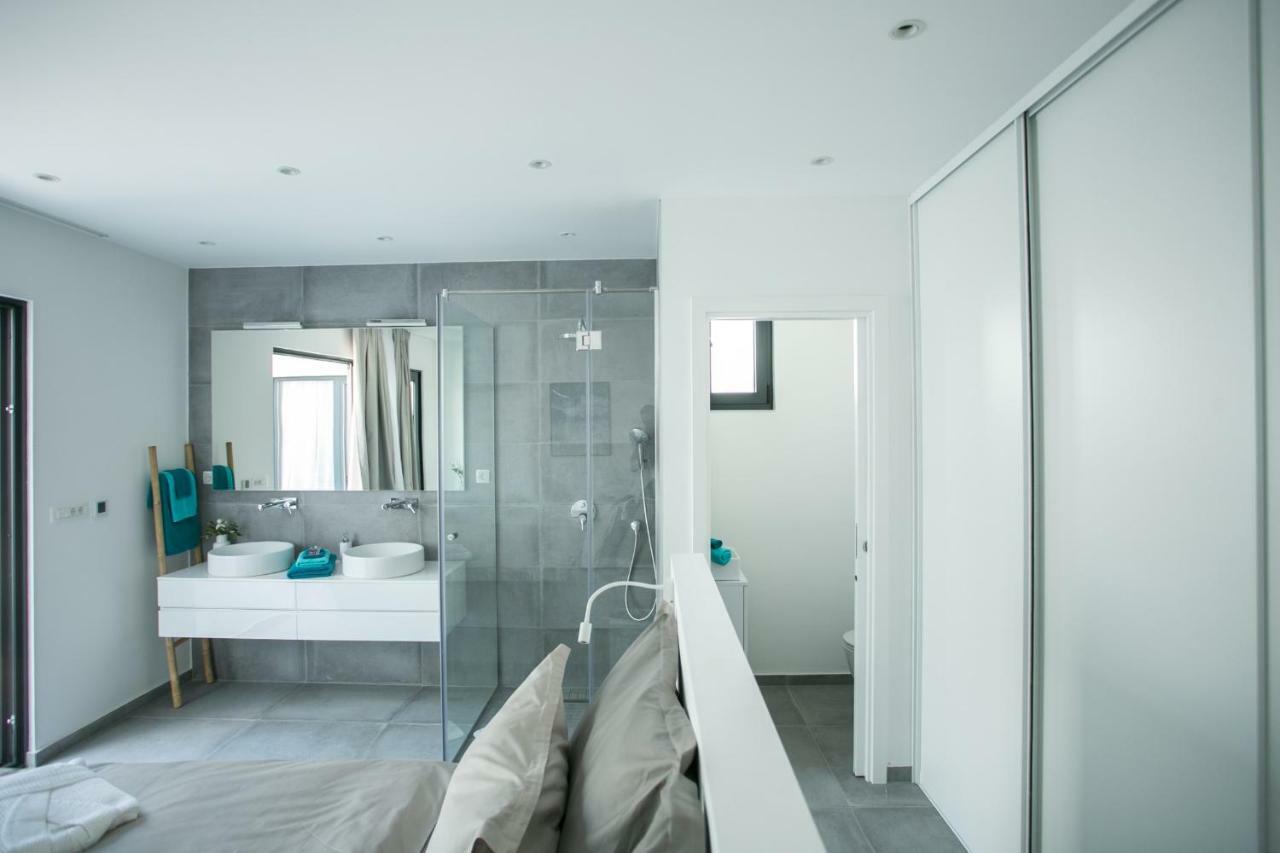 Holiday Home Olive Exclusive - 8 People, Heated Pool, Okrug Gornji, Sea View Trogir Kültér fotó