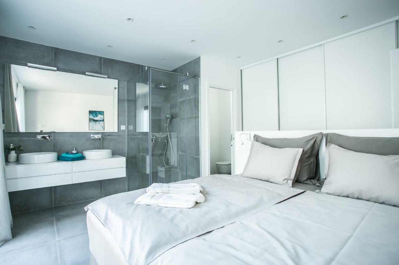 Holiday Home Olive Exclusive - 8 People, Heated Pool, Okrug Gornji, Sea View Trogir Kültér fotó