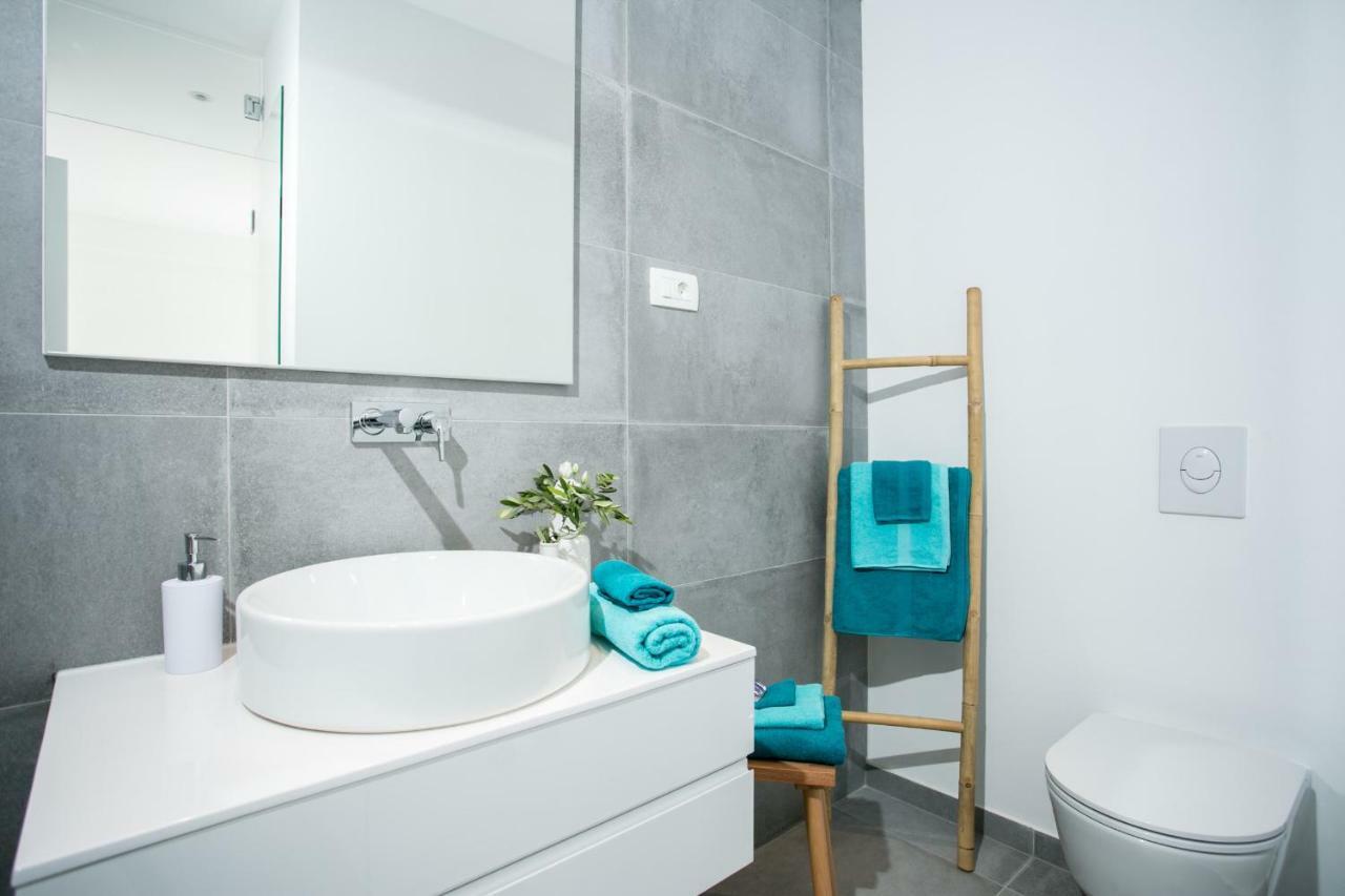 Holiday Home Olive Exclusive - 8 People, Heated Pool, Okrug Gornji, Sea View Trogir Kültér fotó