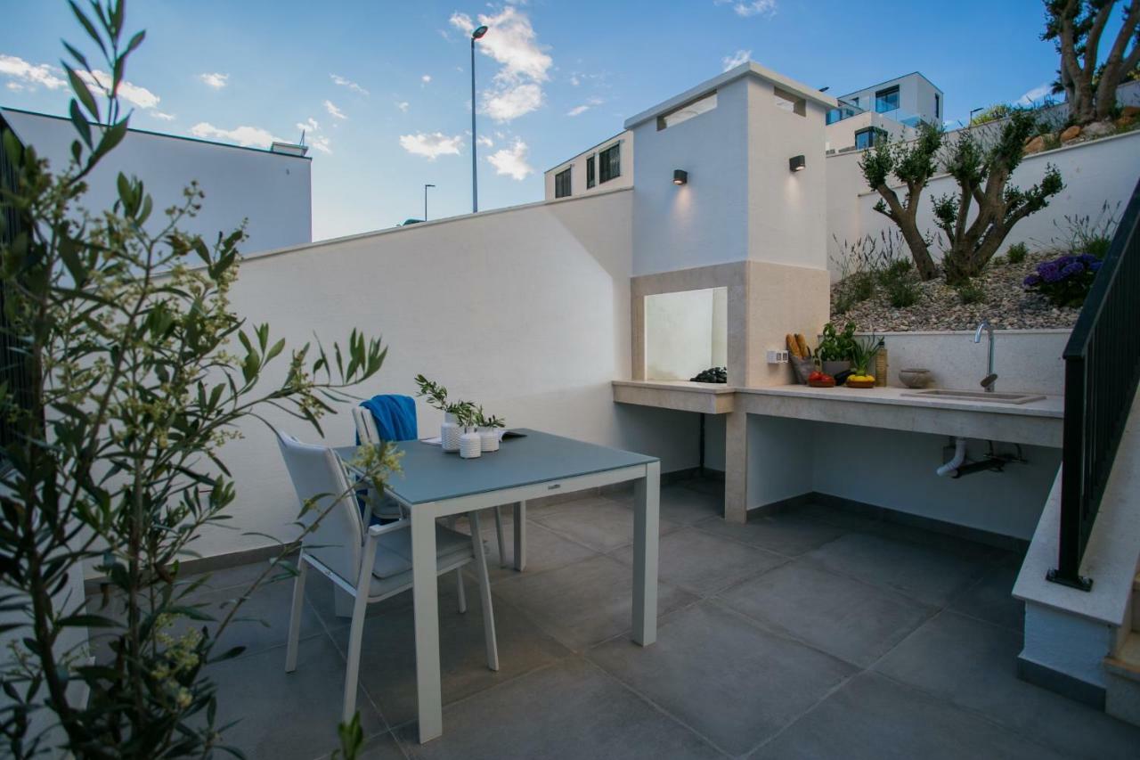 Holiday Home Olive Exclusive - 8 People, Heated Pool, Okrug Gornji, Sea View Trogir Kültér fotó