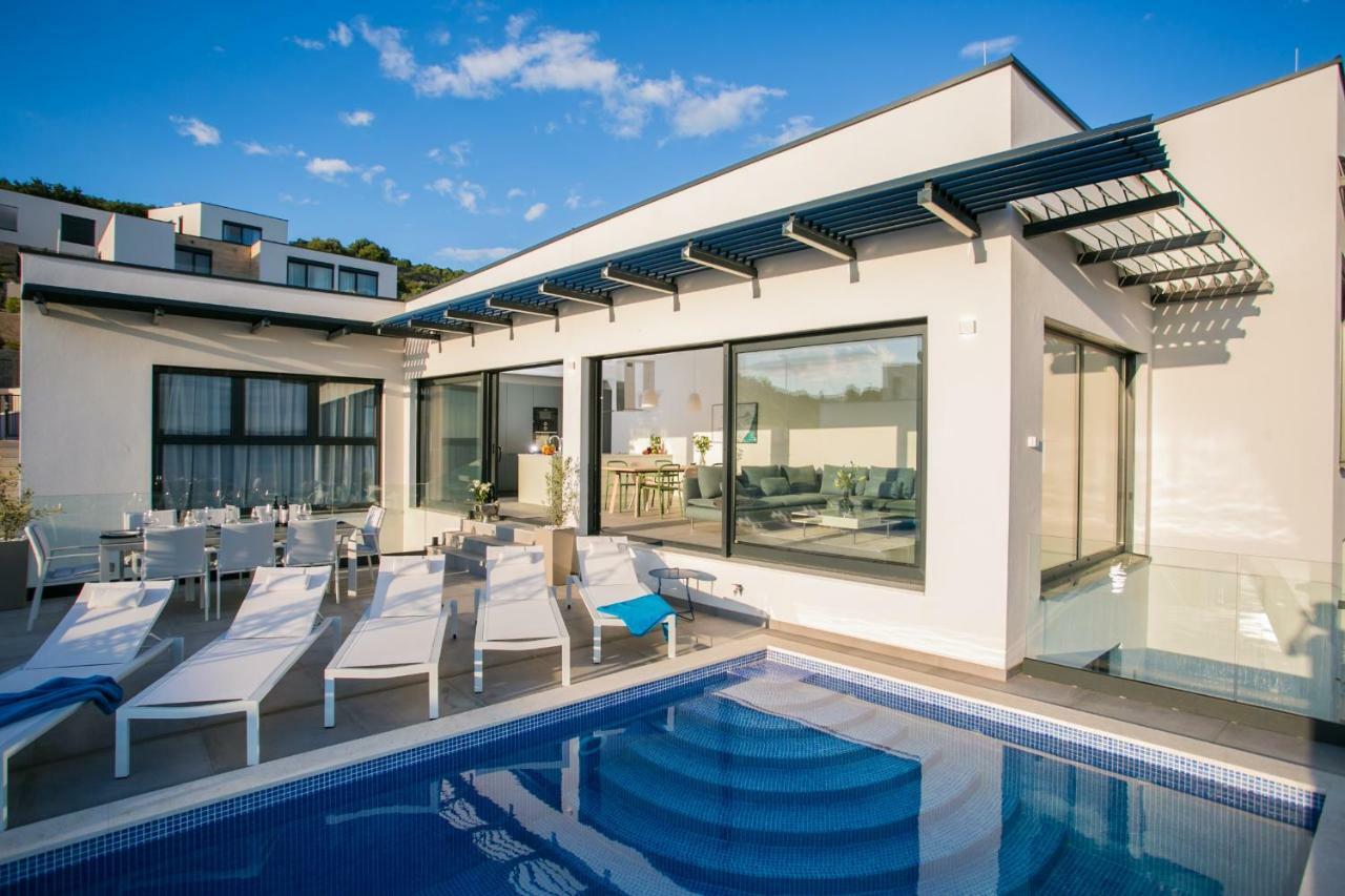 Holiday Home Olive Exclusive - 8 People, Heated Pool, Okrug Gornji, Sea View Trogir Kültér fotó